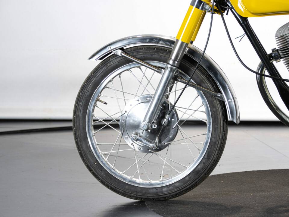 Imagen 20/50 de Gilera 150 Autostrada (1971)
