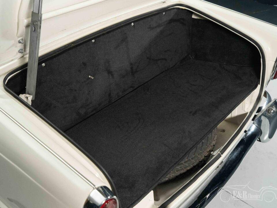 Image 6/19 of Triumph TR 4A (1966)