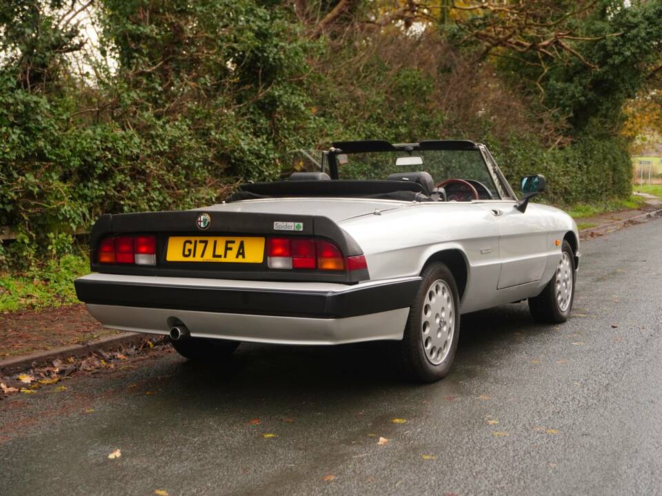Bild 6/19 von Alfa Romeo 1.6 Spider (1990)