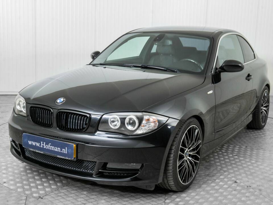 Image 17/50 of BMW 125i (2008)