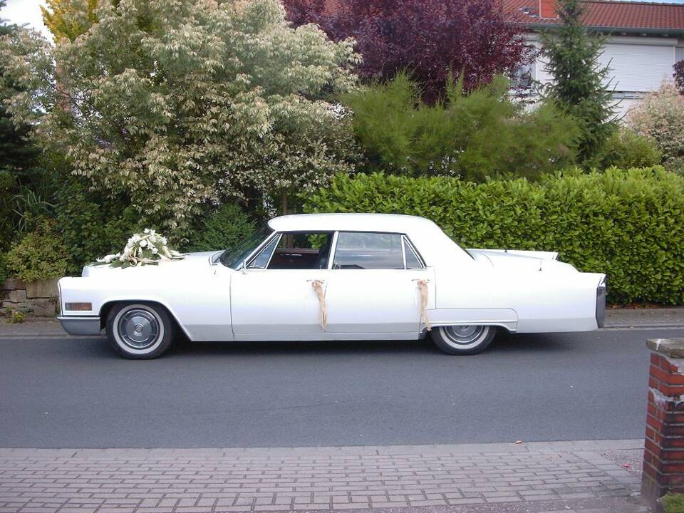 Bild 6/8 von Cadillac 60 Special Fleetwood (1966)