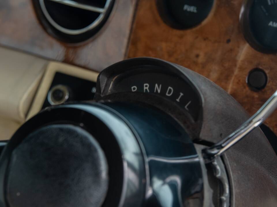 Image 29/50 of Rolls-Royce Silver Shadow I (1976)