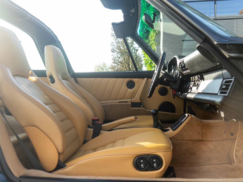 Bild 23/34 von Porsche 911 Carrera 4 (1991)