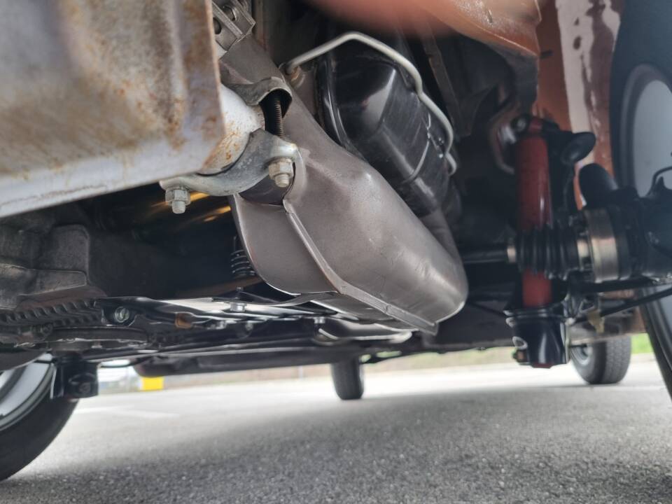 Image 12/13 of Volkswagen Beetle 1303 (1975)