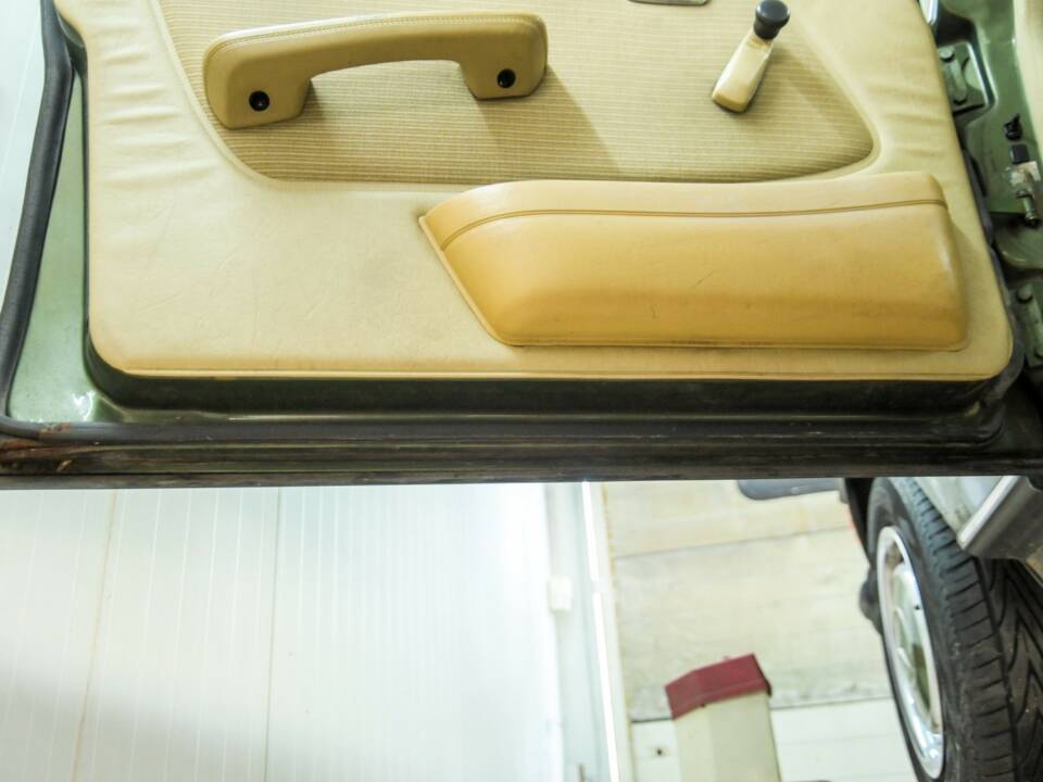 Afbeelding 49/50 van Mercedes-Benz 200 T (1982)