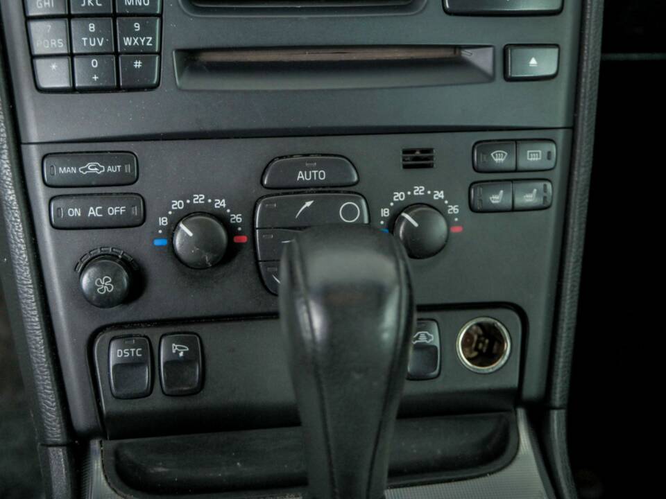 Image 23/43 of Volvo XC90 2.5T (2005)