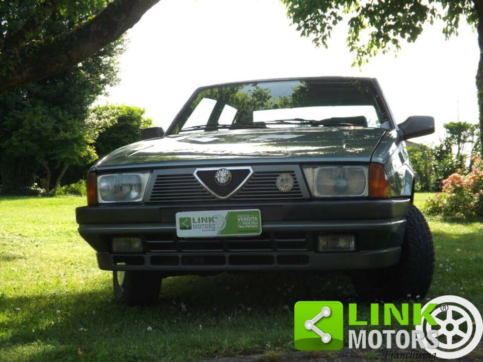 Image 2/10 of Alfa Romeo 75 1.8 Turbo (1986)