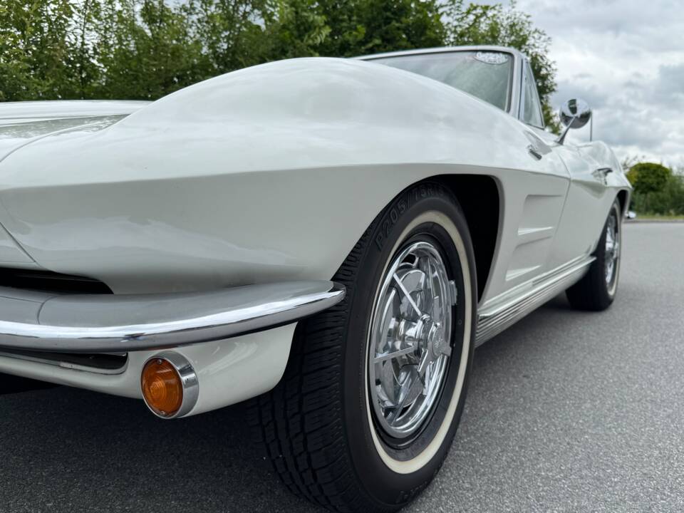 Image 20/52 of Chevrolet Corvette Sting Ray Convertible (1963)