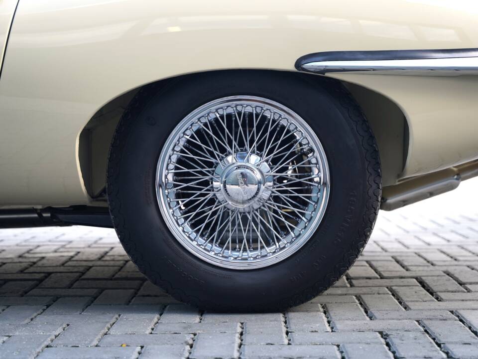 Imagen 36/50 de Jaguar E-Type (1969)