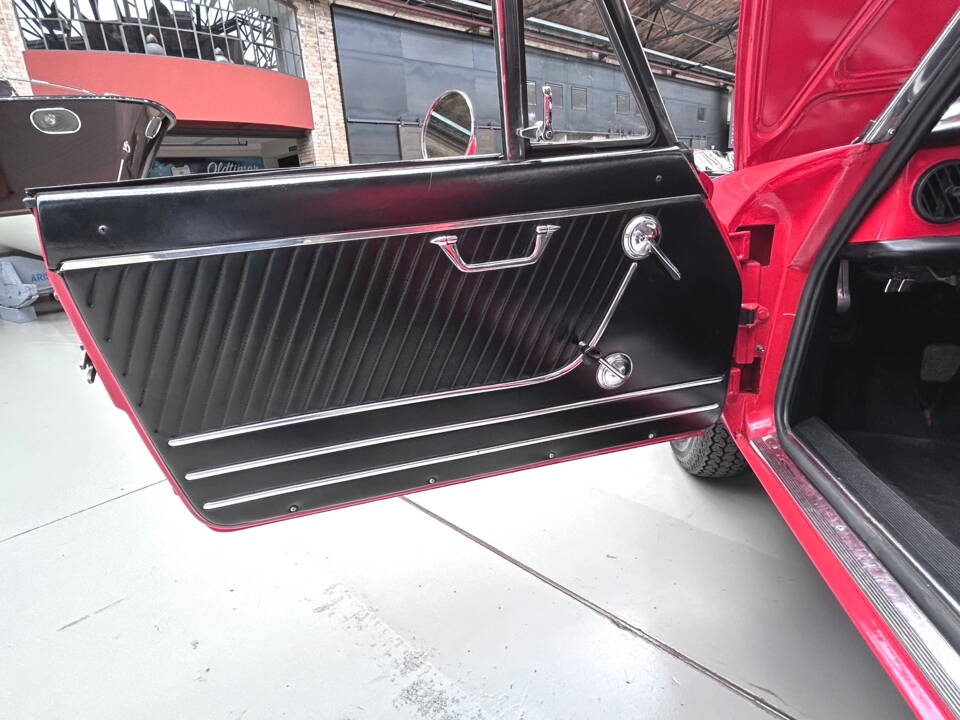 Immagine 16/30 di Alfa Romeo 1600 Spider Duetto (1966)