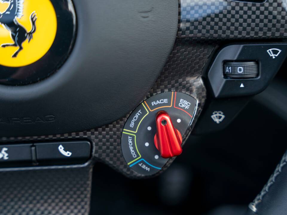 Image 43/44 of Ferrari Portofino M (2022)