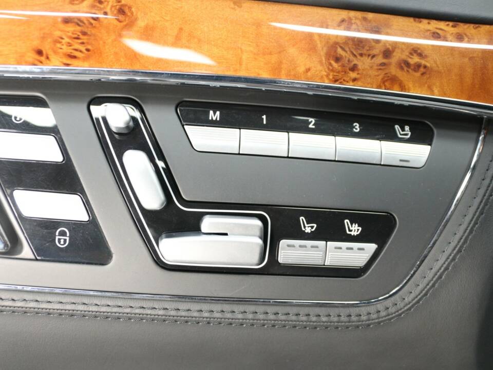 Image 11/78 of Mercedes-Benz S 600 L (2010)