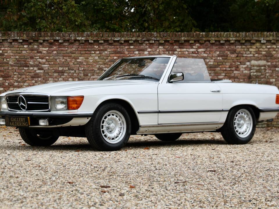 Bild 19/50 von Mercedes-Benz 280 SL (1977)