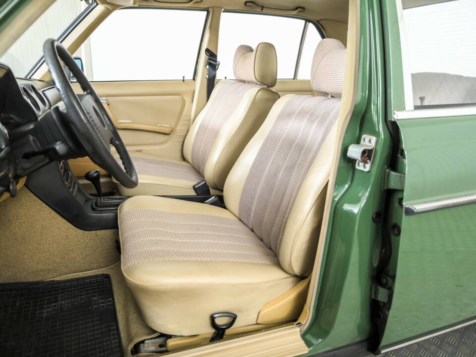Afbeelding 15/50 van Mercedes-Benz 300 D (1978)