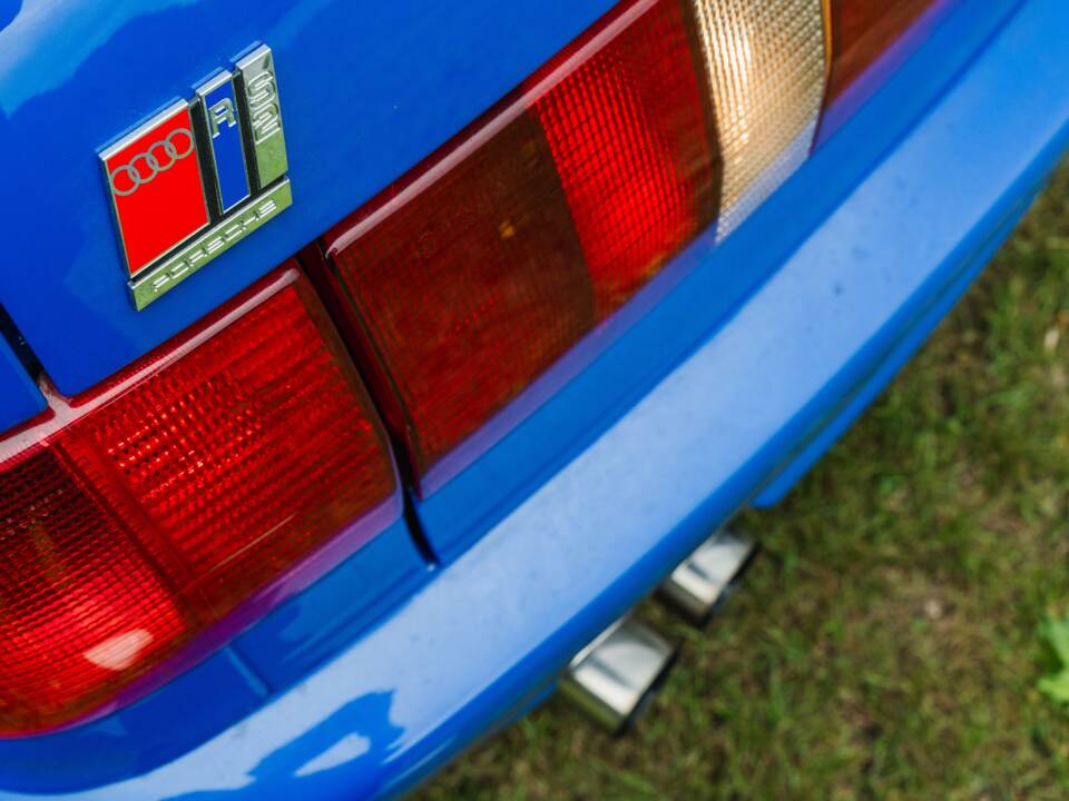 Image 41/45 of Audi RS2 Avant (1994)