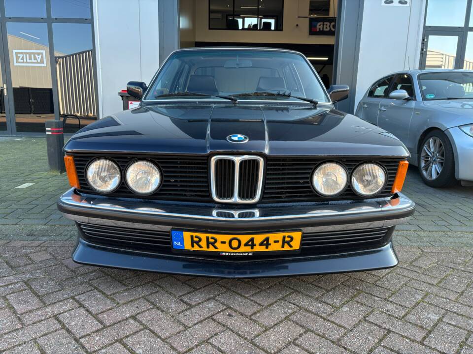 Image 1/28 of BMW 323i (1982)