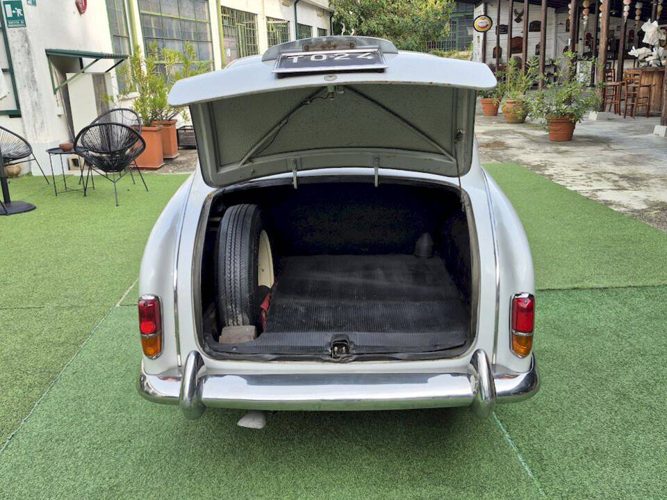 Image 42/53 of Lancia Appia C10 (1957)