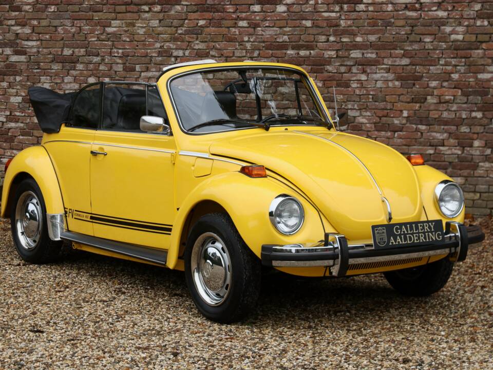 Image 37/50 de Volkswagen Beetle 1303 (1975)