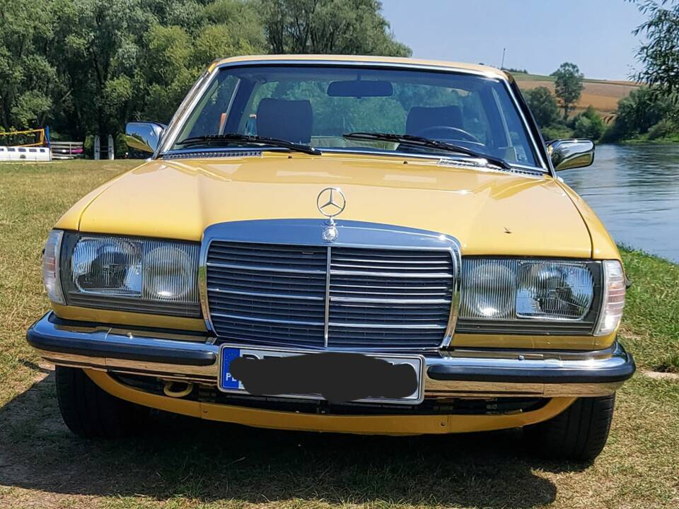 Image 5/8 of Mercedes-Benz 280 CE (1980)