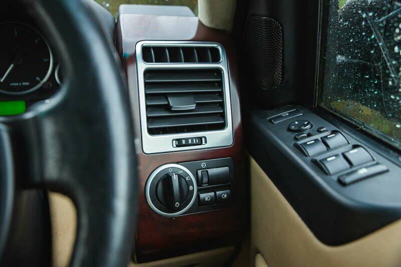 Bild 38/50 von Land Rover Range Rover Vogue TDV8 (2007)