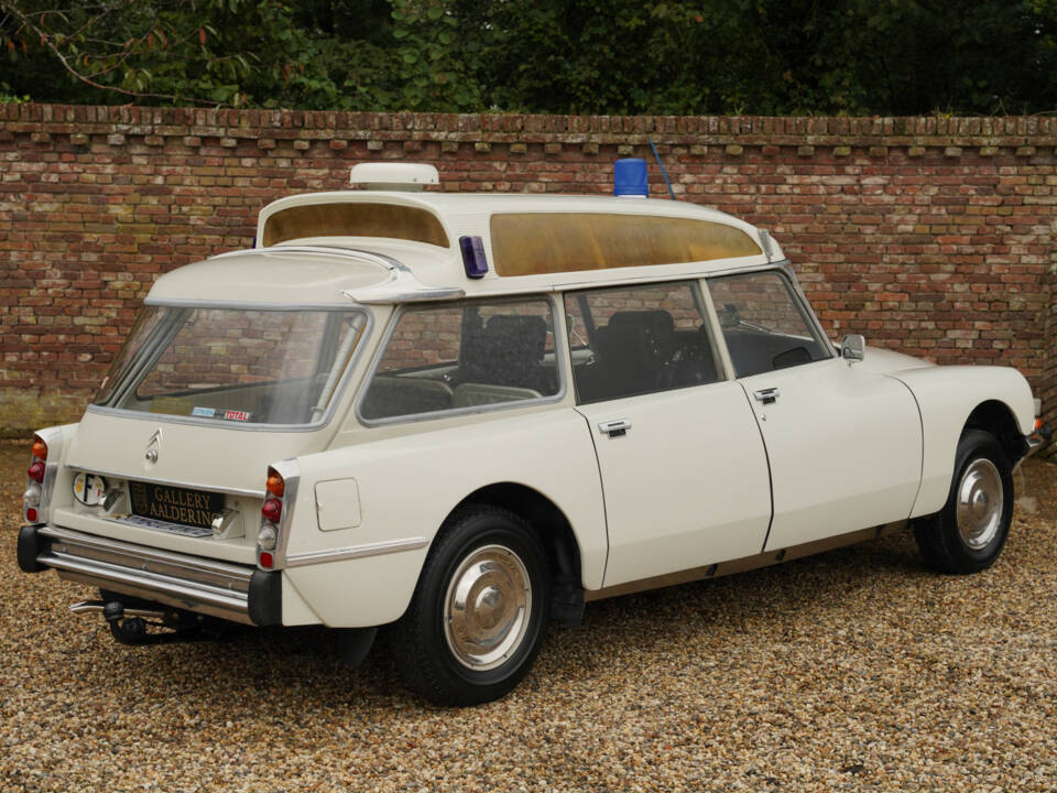 Afbeelding 2/50 van Citroën DS 20 Break (1973)