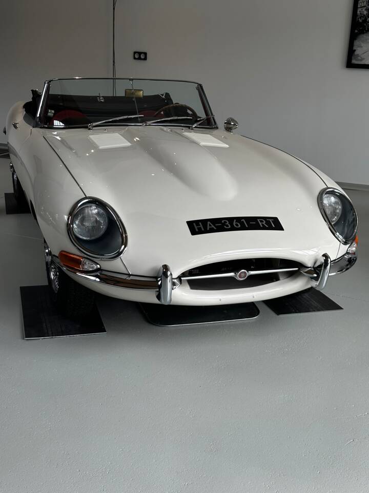 Immagine 7/22 di Jaguar E-Type 3.8 Flat Floor (1961)
