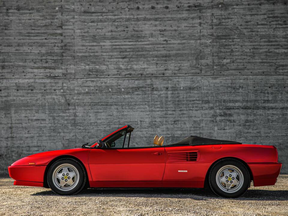 Afbeelding 2/26 van Ferrari Mondial T (1990)