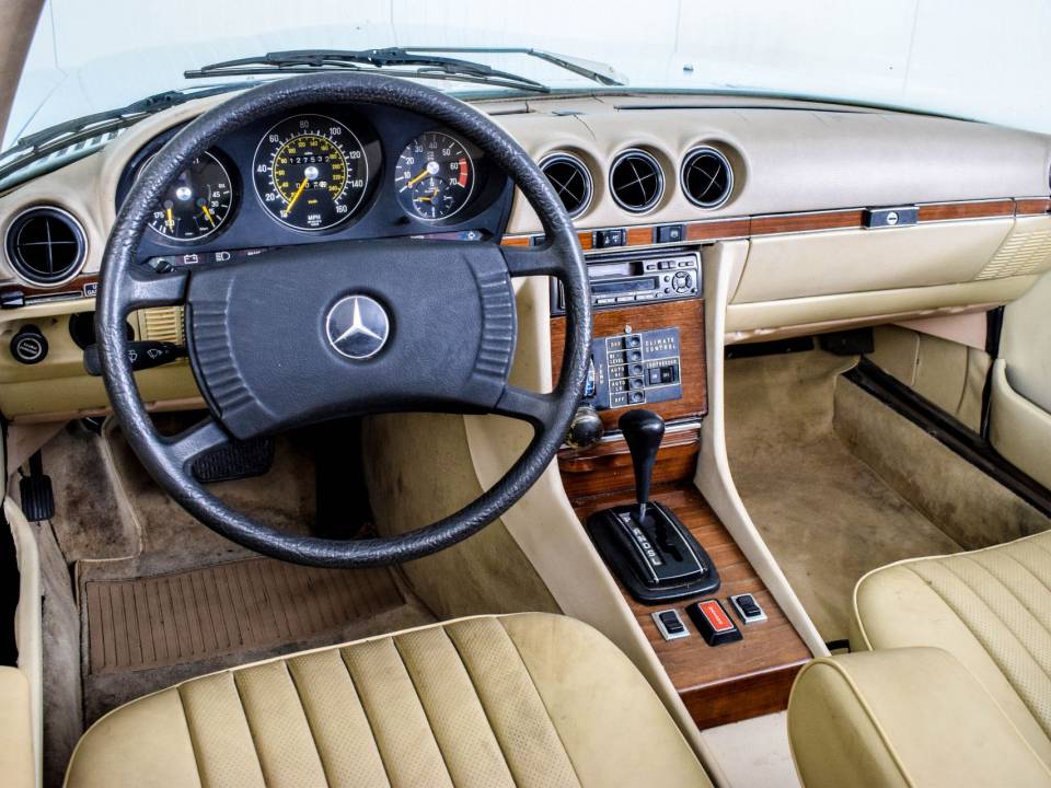 Imagen 46/50 de Mercedes-Benz 450 SL (1978)