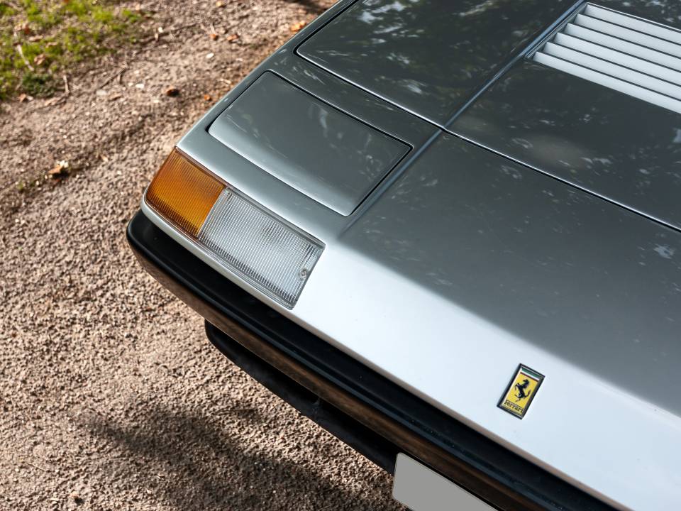 Image 7/32 of Ferrari 400 GT (1977)