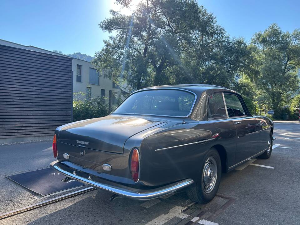 Image 5/34 of Bristol 411 Mk. I (1970)