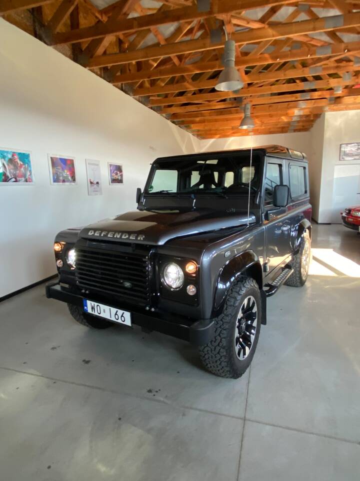 Afbeelding 2/43 van Land Rover Defender 90 Works V8 &quot;70th Edition&quot; (2018)