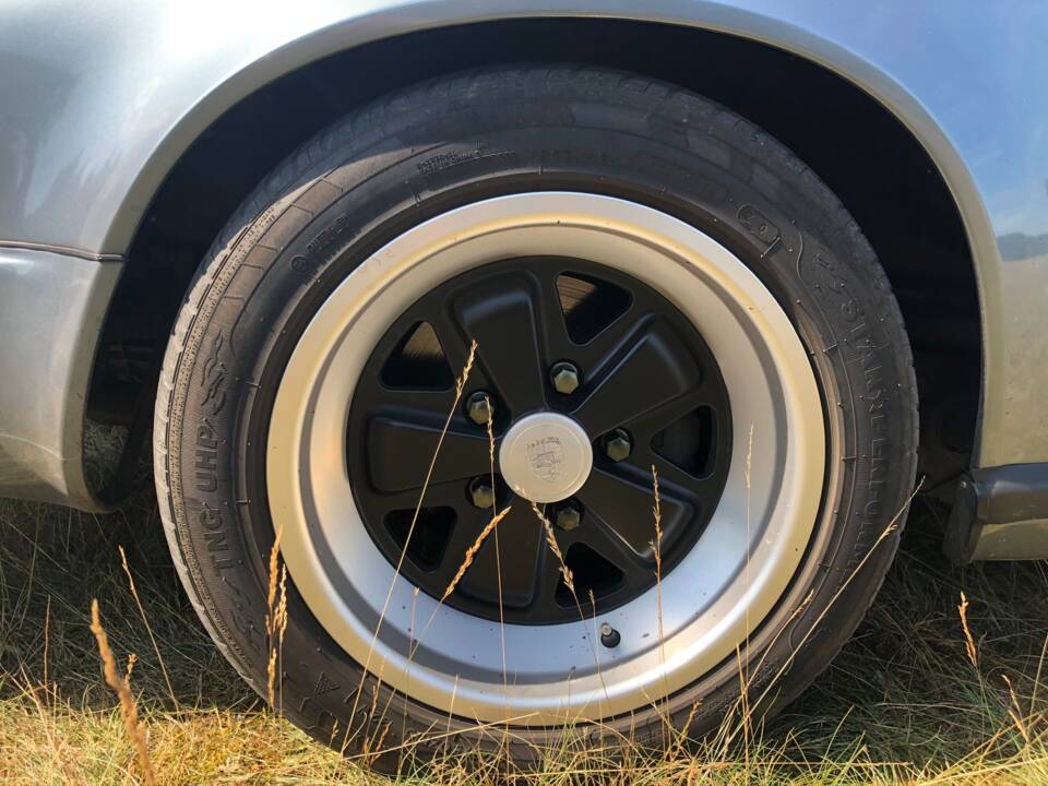 Image 28/50 of Porsche 911 Carrera 3.2 (1984)