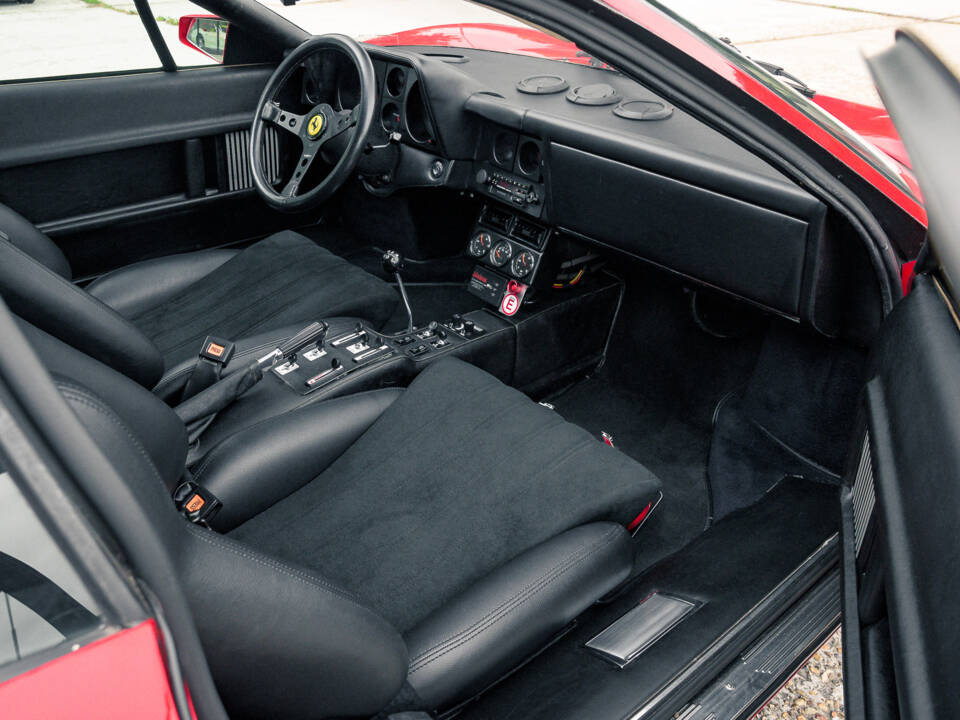 Image 28/52 of Ferrari 512 BB (1978)