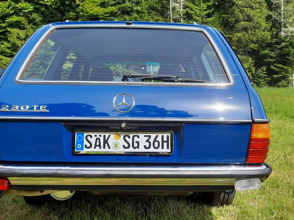 Bild 8/15 von Mercedes-Benz 230 TE (1984)