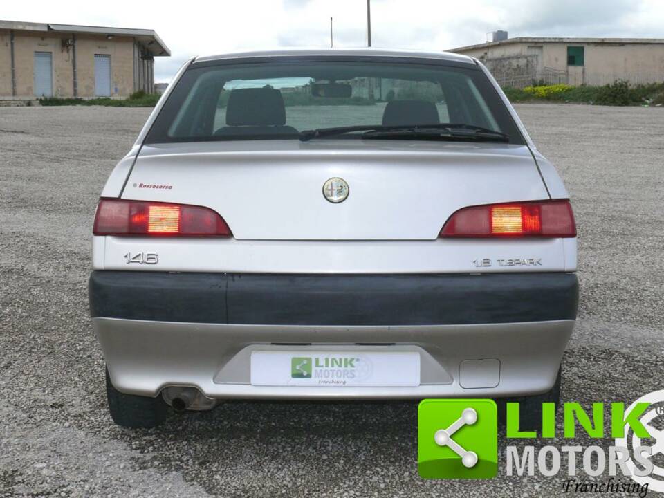 Image 6/10 de Alfa Romeo 146 - 1.6 T Spark (1997)