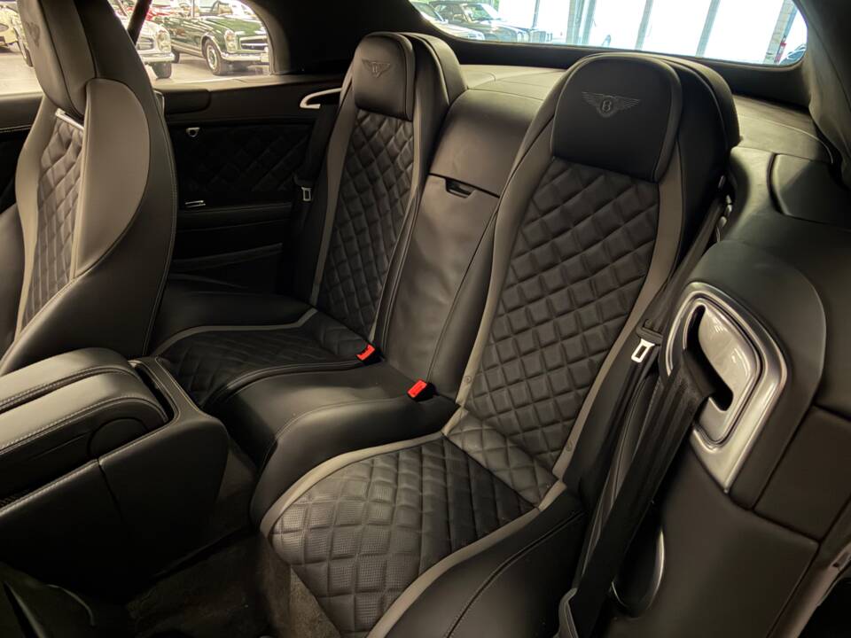Image 22/22 of Bentley Continental GTC V8 S (2017)