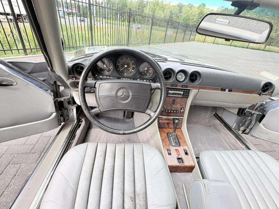 Image 24/50 de Mercedes-Benz 560 SL (1988)