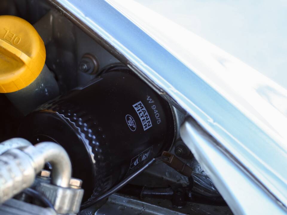 Image 32/46 of Porsche 911 Carrera 2 (1991)