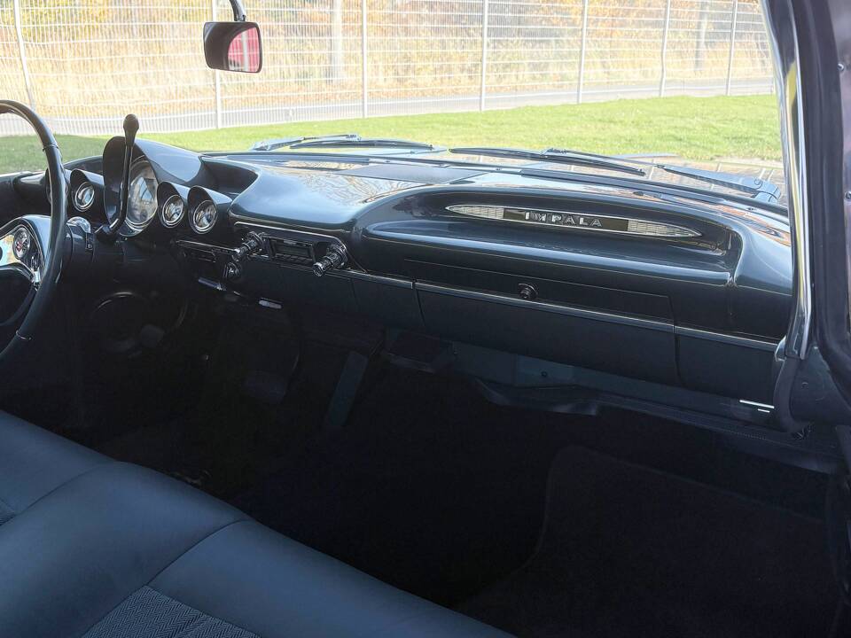 Bild 17/39 von Chevrolet Impala Sport Coupe (1959)