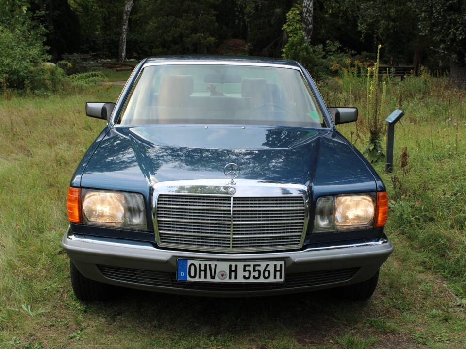 Image 11/70 of Mercedes-Benz 500 SE (1984)