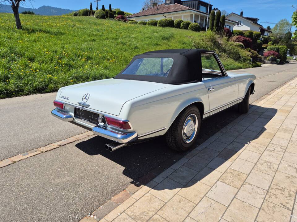 Image 10/62 of Mercedes-Benz 230 SL (1965)