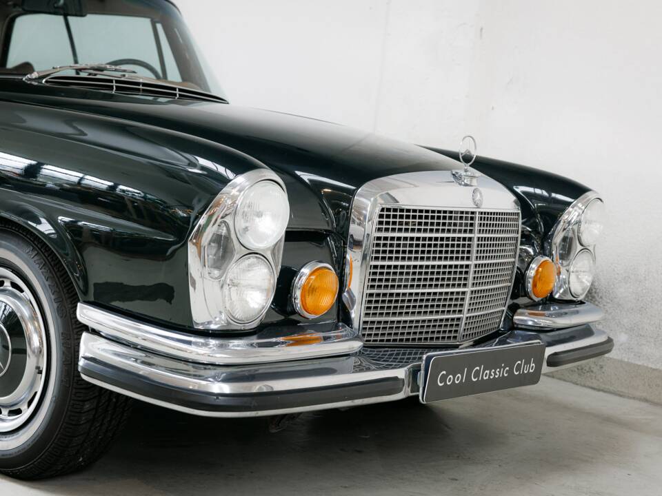 Image 23/32 of Mercedes-Benz 280 SE 3,5 (1971)