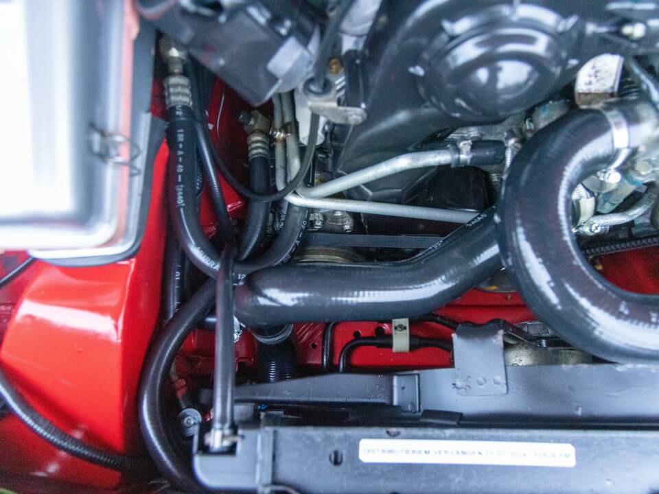 Image 39/50 de Alfa Romeo SZ (1991)