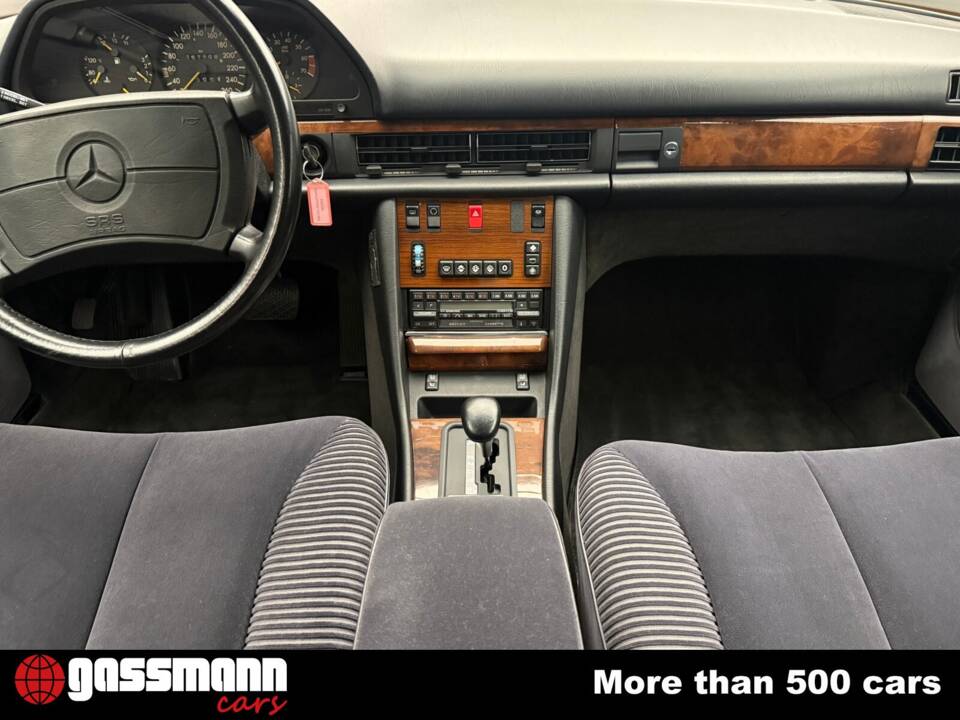 Bild 12/15 von Mercedes-Benz 560 SEL (1990)