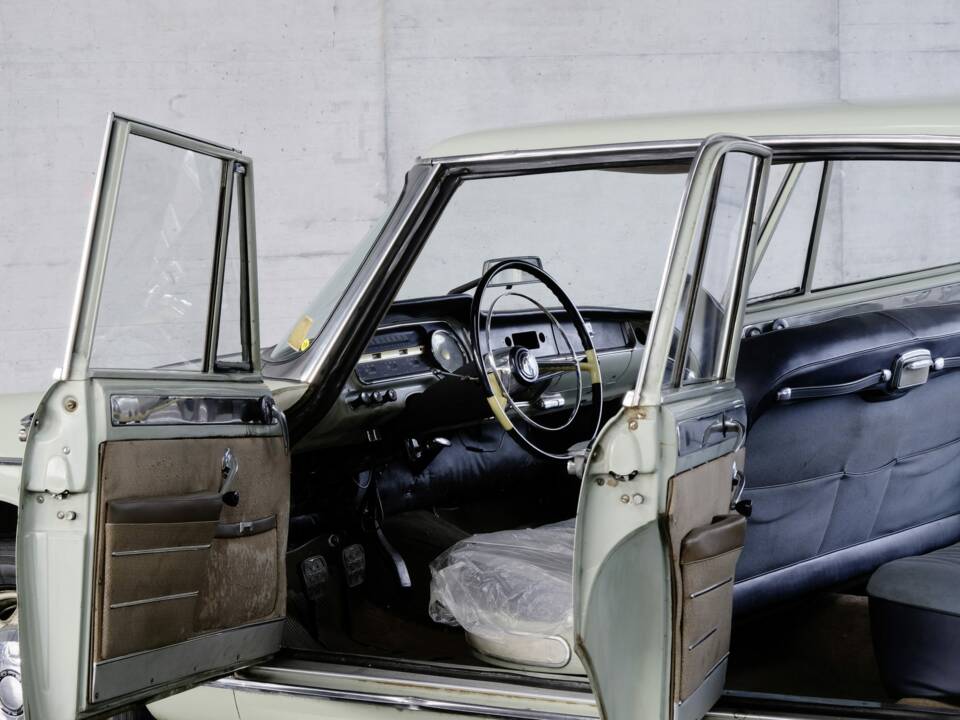 Image 18/48 of Alfa Romeo 2600 Berlina (1962)