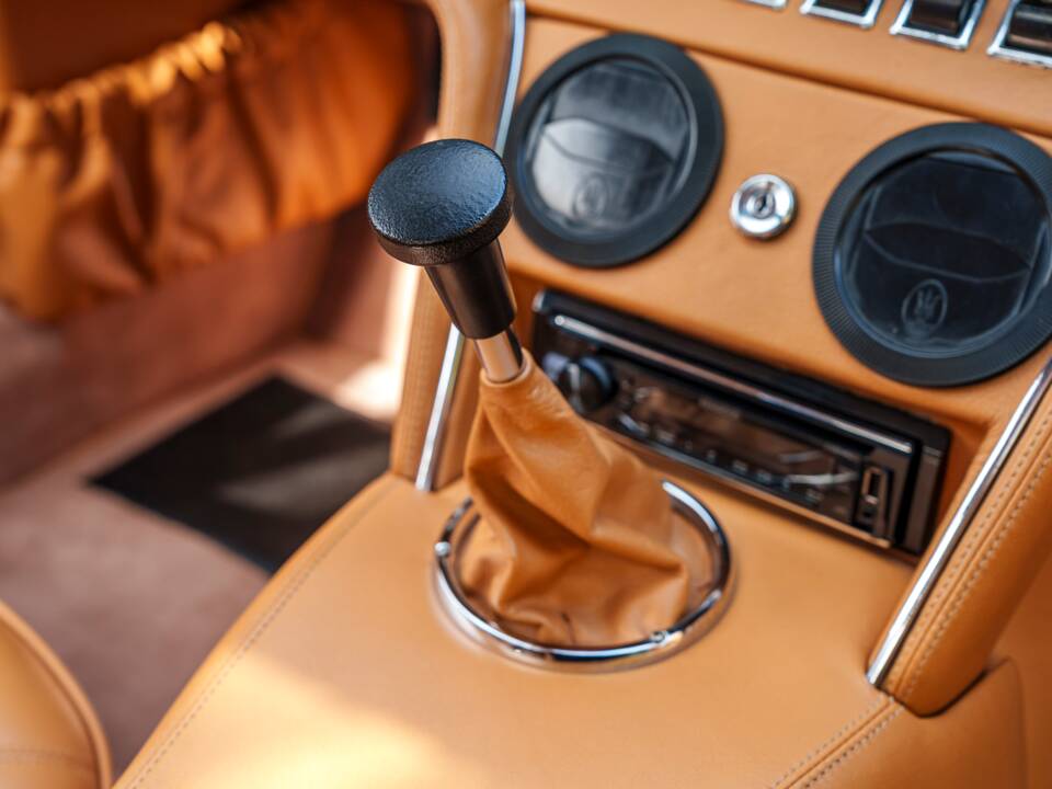 Image 26/33 of Maserati Ghibli Spyder SS (1971)