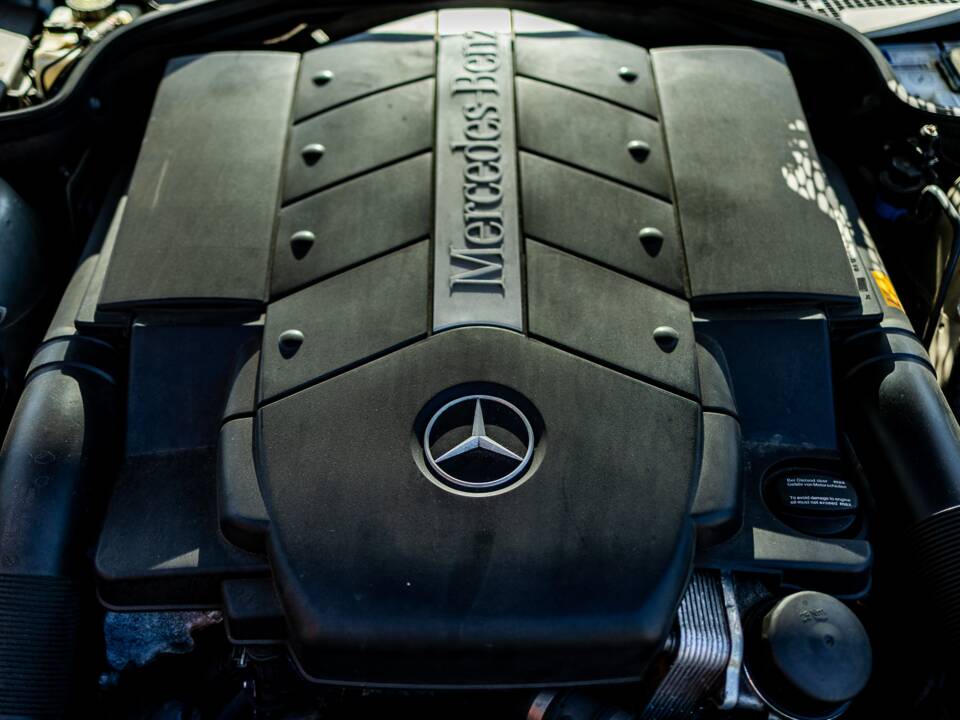 Image 13/50 de Mercedes-Benz SL 500 (2003)