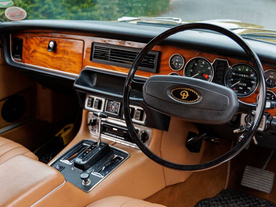 Bild 2/40 von Daimler Sovereign 4.2 (1976)