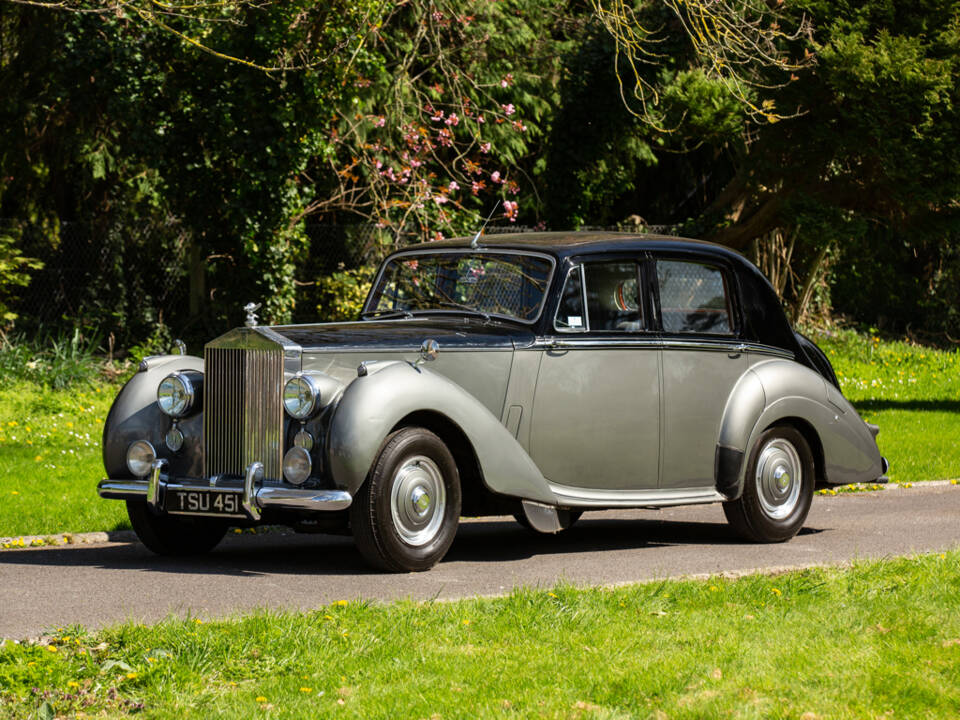 Image 1/38 of Rolls-Royce Silver Dawn (1954)