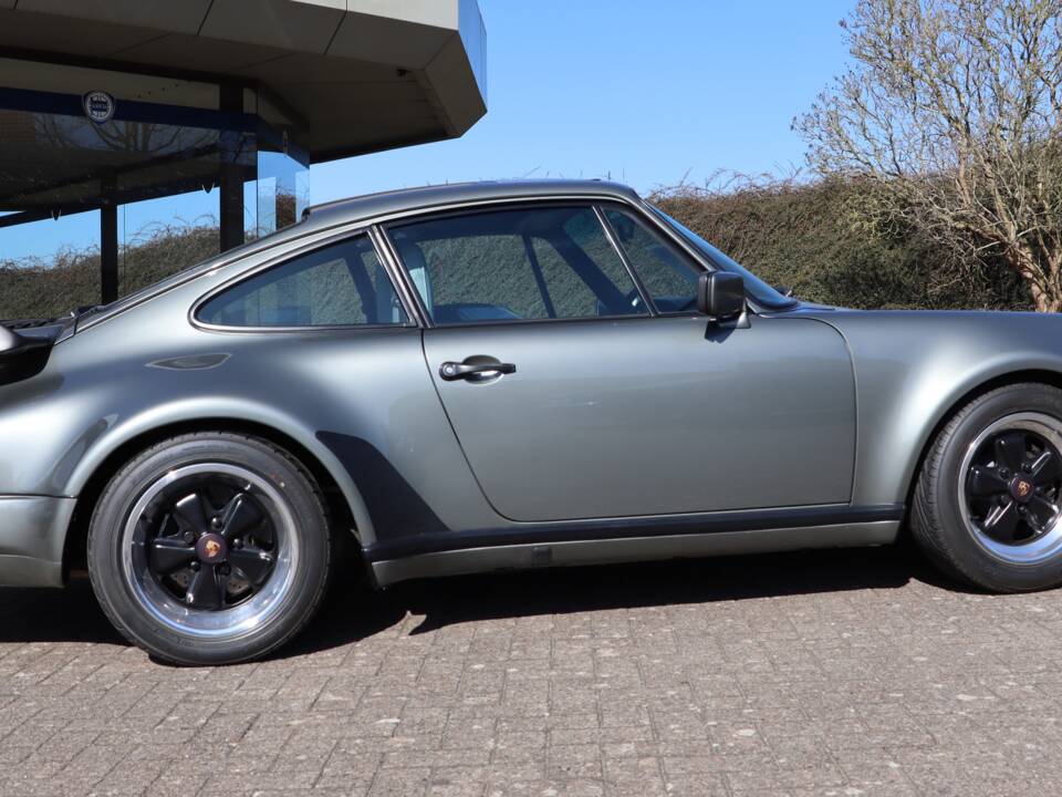 Imagen 2/52 de Porsche 911 Turbo 3.3 (1987)